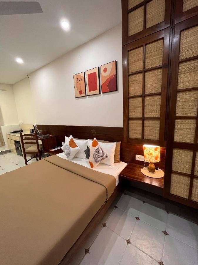 Casa Mel Hotel ปอนดิเชอรี ภายนอก รูปภาพ
